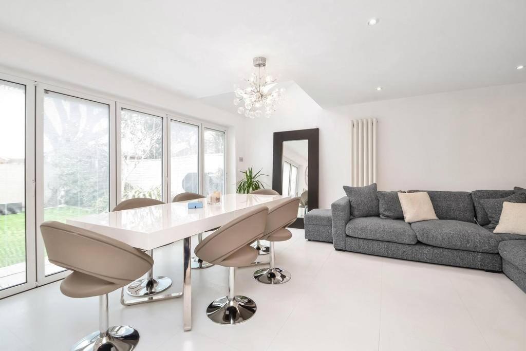 Home In Southsea With Hot Tub, Close To The Sea Portsmouth Esterno foto
