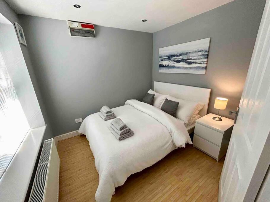Home In Southsea With Hot Tub, Close To The Sea Portsmouth Esterno foto