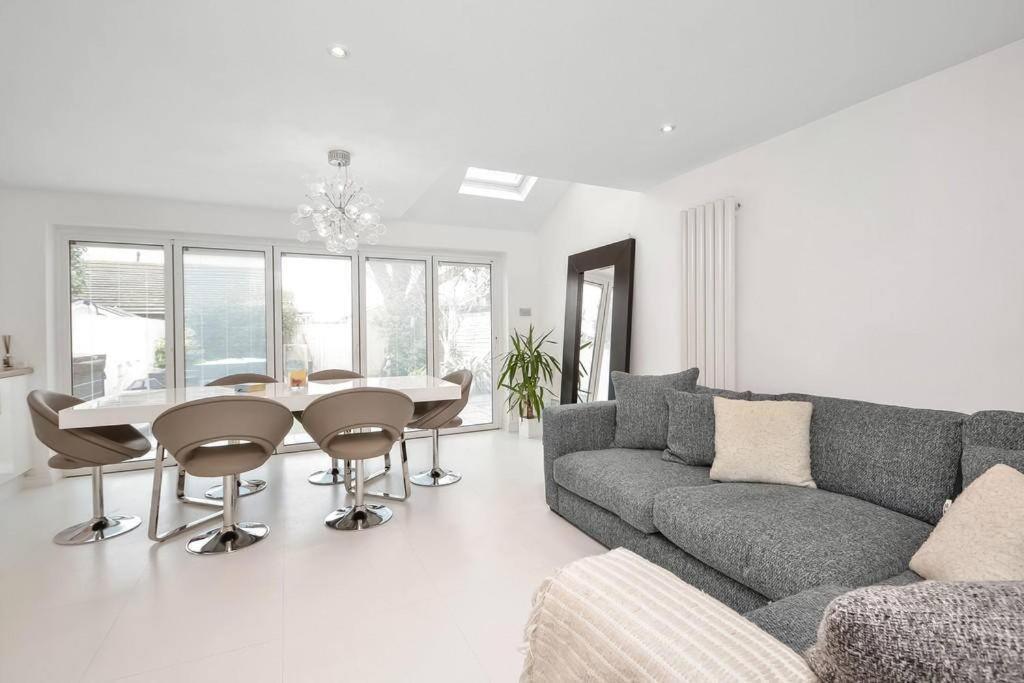 Home In Southsea With Hot Tub, Close To The Sea Portsmouth Esterno foto